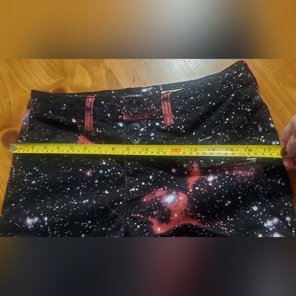 Hot Topic "Black Heart shorts, size 11 - Picture 8 of 8